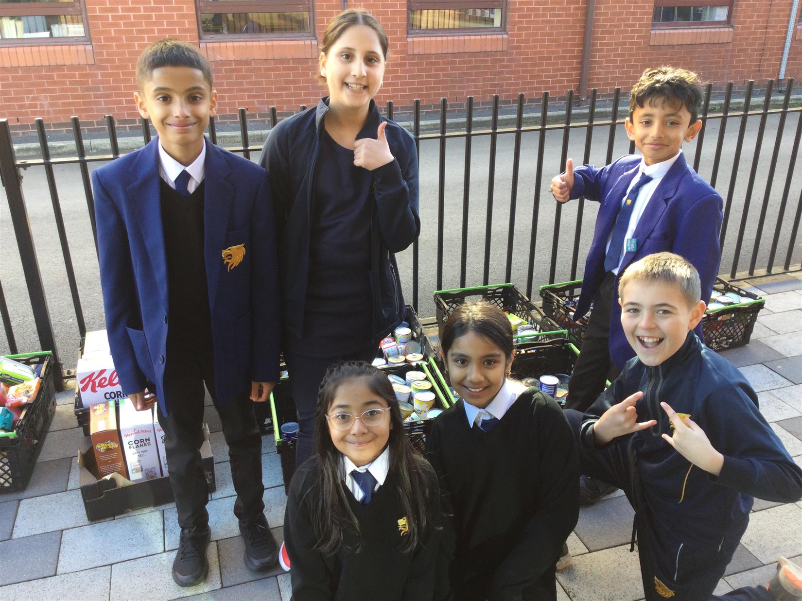 Primary Rights Respecting Ambassadors Lead Foodbank Donation Drive